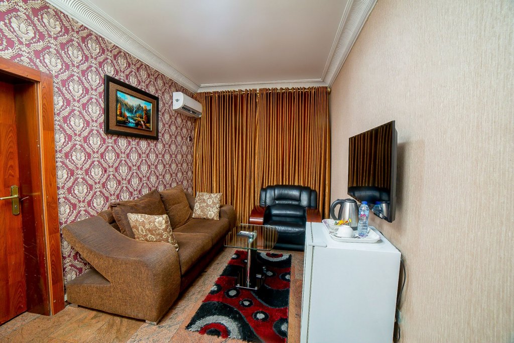 Фото 103190175887