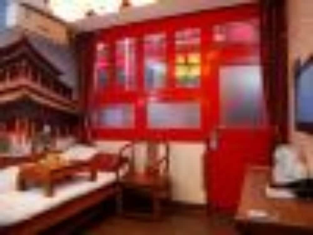 Фото 161 Lama Temple Courtyard Hotel