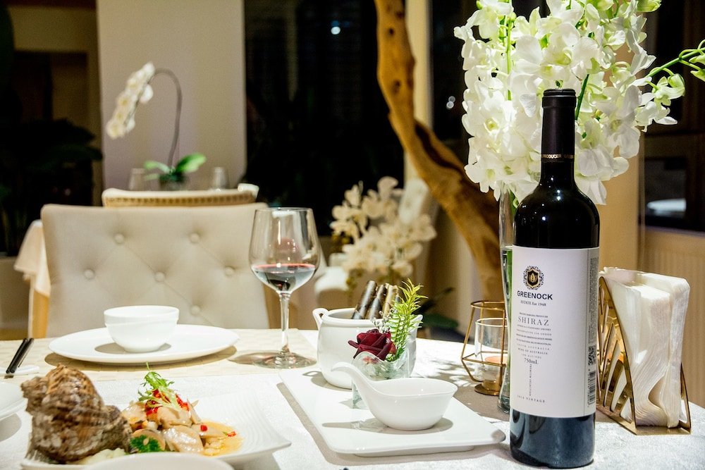 Фото White waltz