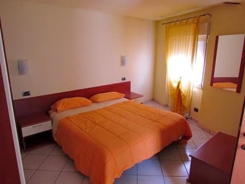 Фото Hotel Emiliana