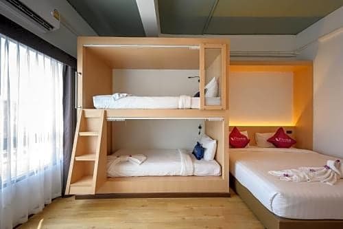 Фото Phuket Airport Place