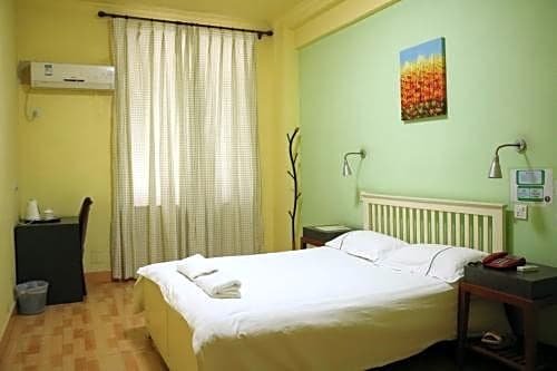 Фото Chengdu Mrs Panda Hostel