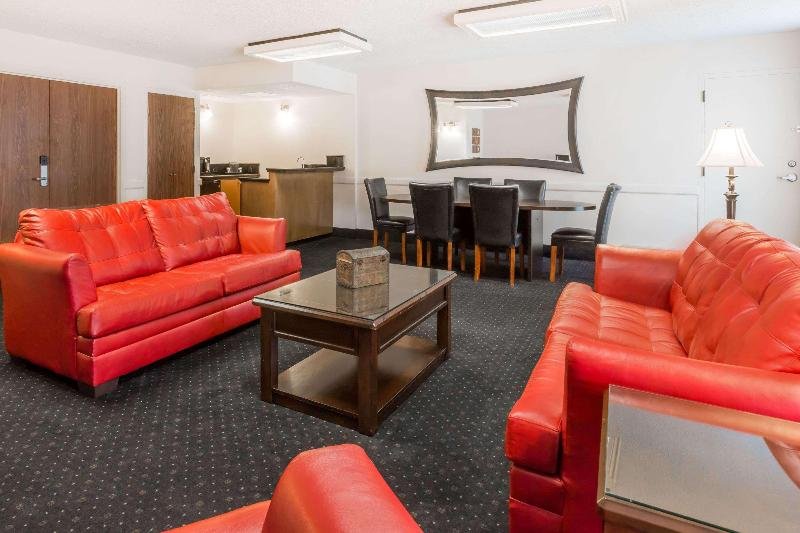 Фото Wyndham Riverfront Little Rock