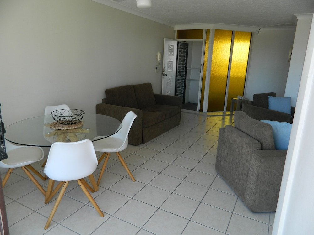 Фото Queensleigh Apartment