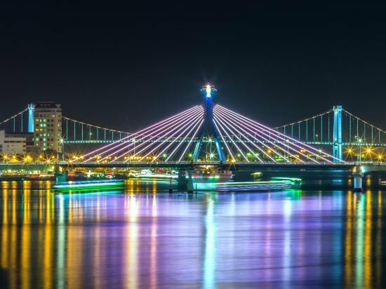 Гостиница Hanh Nguyen Gems Hotel & SPA в Дананге