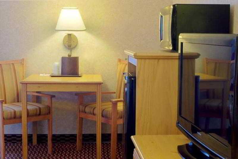 Фото Best Western Moriarty Heritage Inn