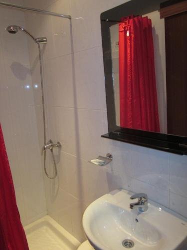 Фото Hostal Santa Barbara