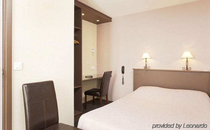 Фото Hôtel Montsouris Orléans