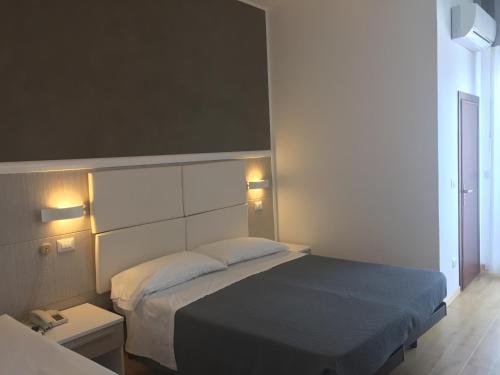 Фото Hotel Mirabel