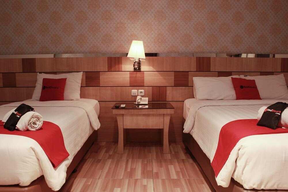 Фото RedDoorz Premium near Bandung Station