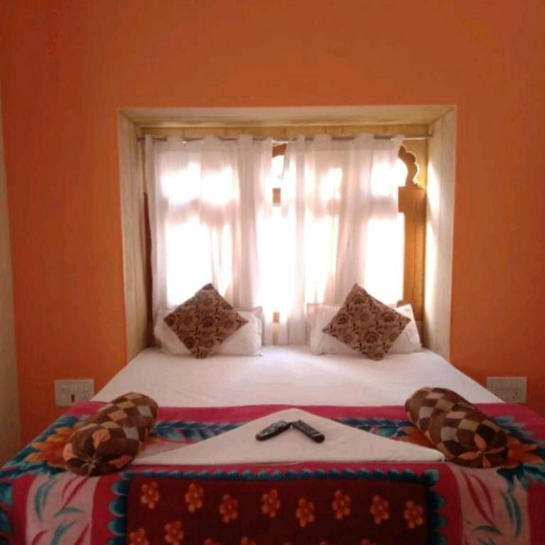 Гостиница Hotel Rose Fort Jaisalmer в Джайсалмере
