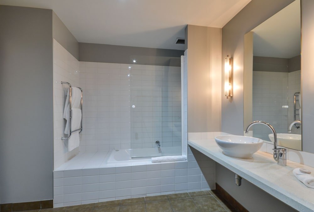 Фото Villa Two at Vailmont Queenstown