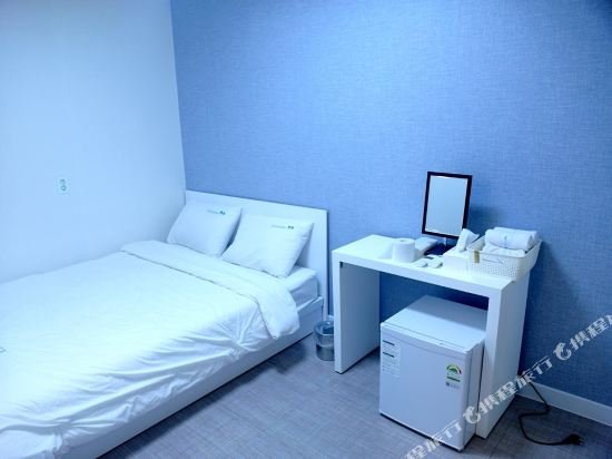 Фото The Road Hotel