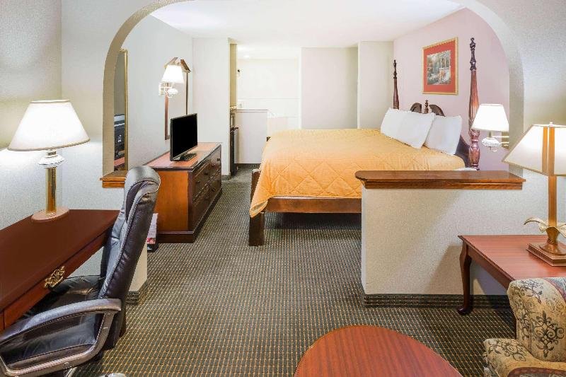 Фото Baymont by Wyndham Biloxi/Ocean Springs