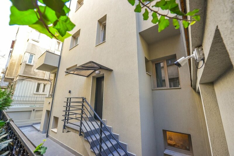 Гостиница Parliament & River View Apartments в Бухаресте