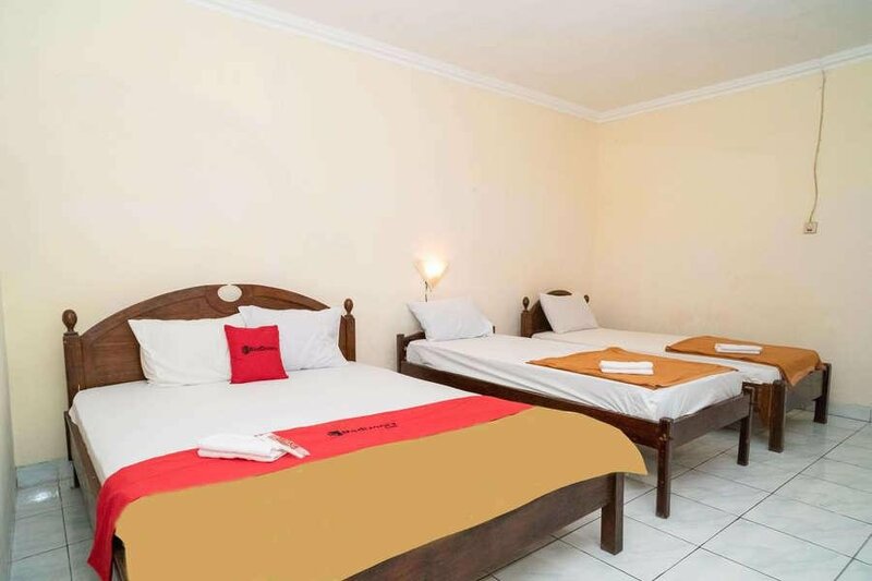 Гостиница RedDoorz Near Kampus 3 Uty Yogyakarta в Джокьякарте
