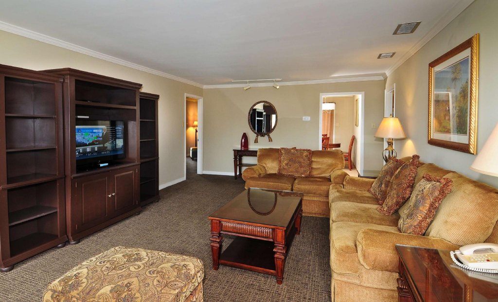 Фото Best Western Plus Grand Strand Inn & Suites