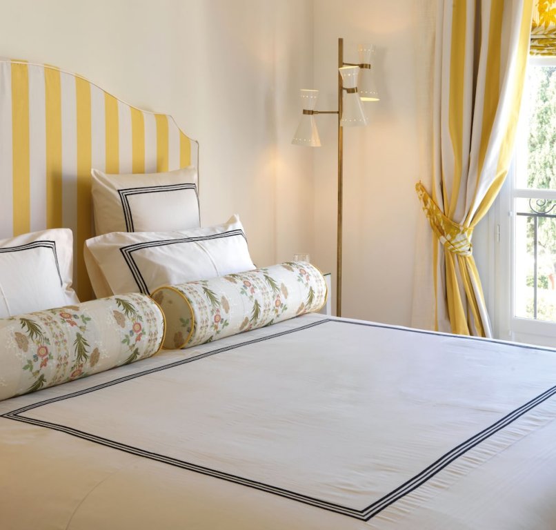 Фото Hôtel Le Y Saint-Tropez