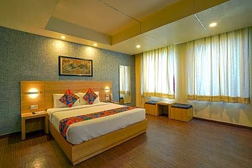 Фото The Solitaire Express