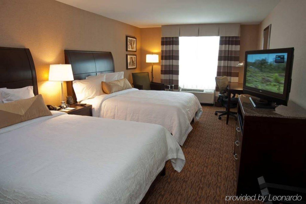 Фото Hilton Garden Inn St. Louis Airport