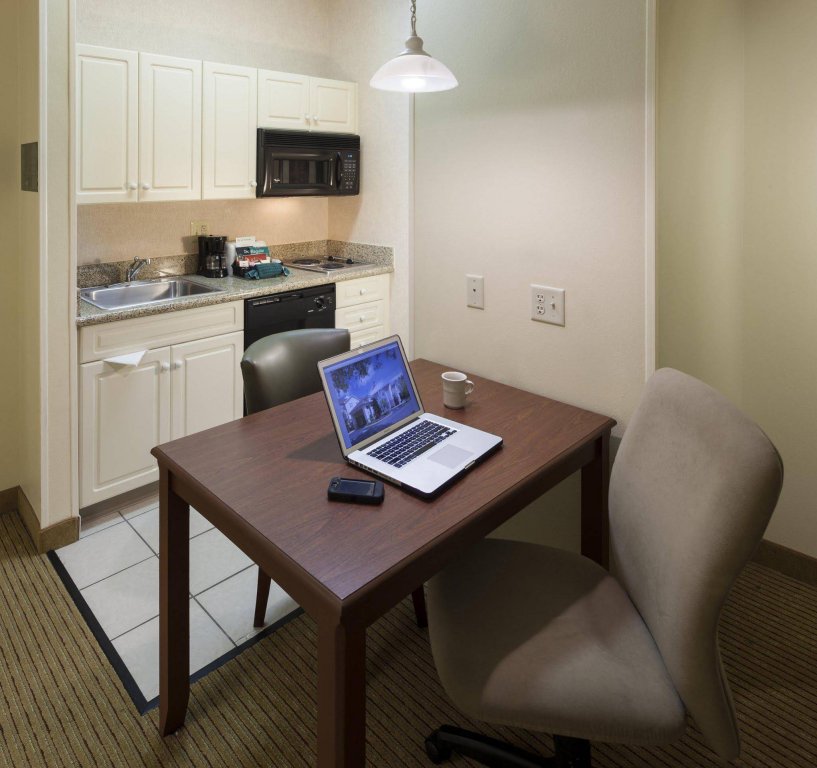 Фото Homewood Suites by Hilton Newark-Cranford