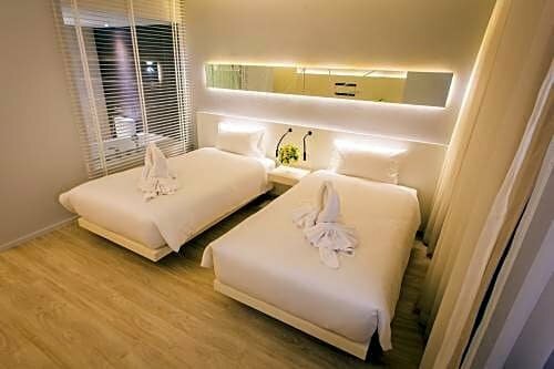 Гостиница Crystal Hotel Hat Yai в Хатъяй