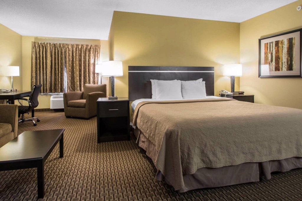 Фото Quality Inn & Suites Sun Prairie Madison East