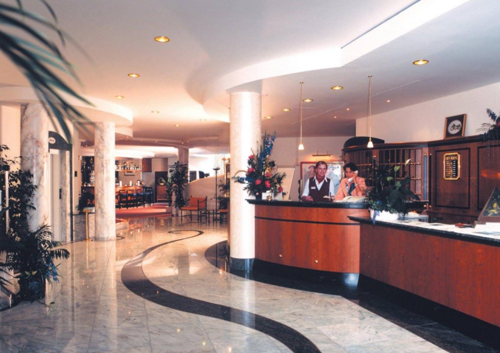 Фото отеля 2