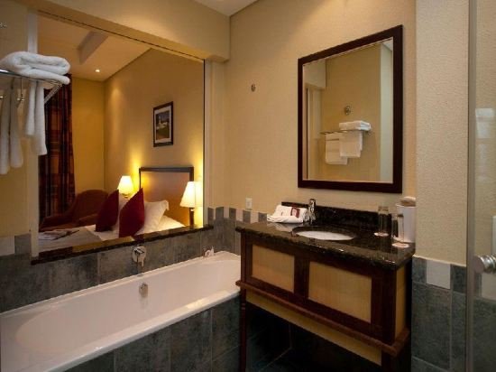 Фото City Lodge Hotel GrandWest