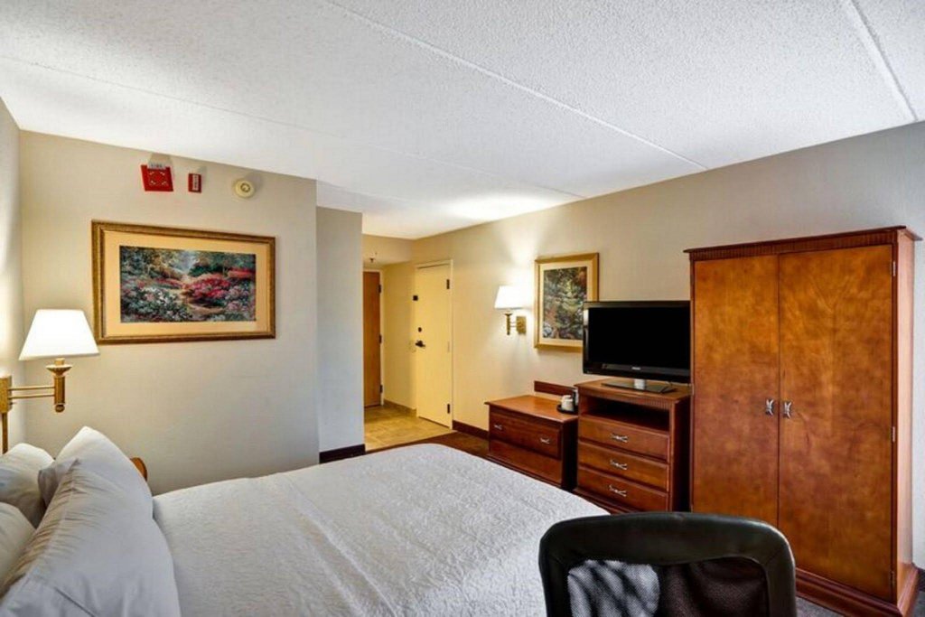 Фото Hampton Inn Albany-Wolf Road
