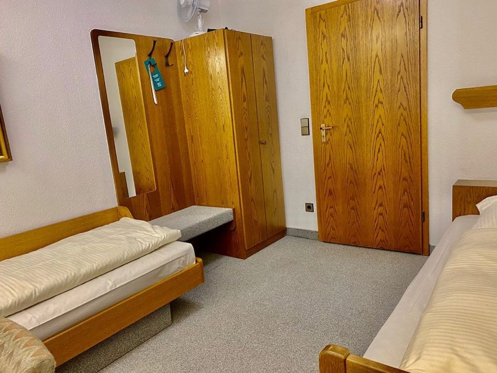 Фото Lilton Hotel Zuffenhausen