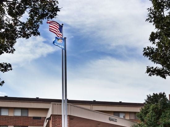 Фото Clarion Pointe Okc Airport