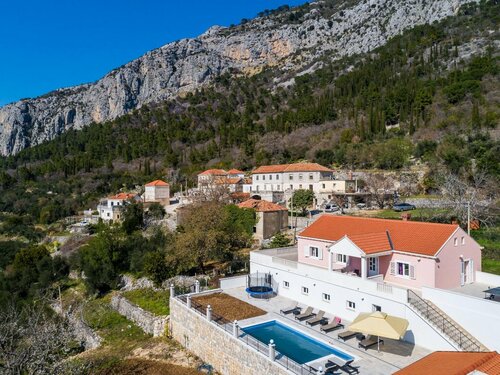 Гостиница Luxurious Villa in Gruda With Pool
