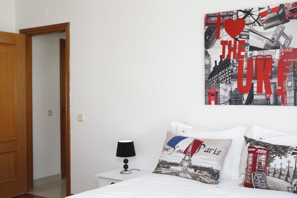 Фото Wondrous Terrace Apartment in Cascais