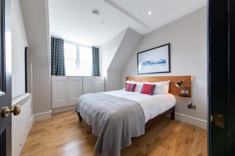 Фото Linton Collection - 28 North Bridge