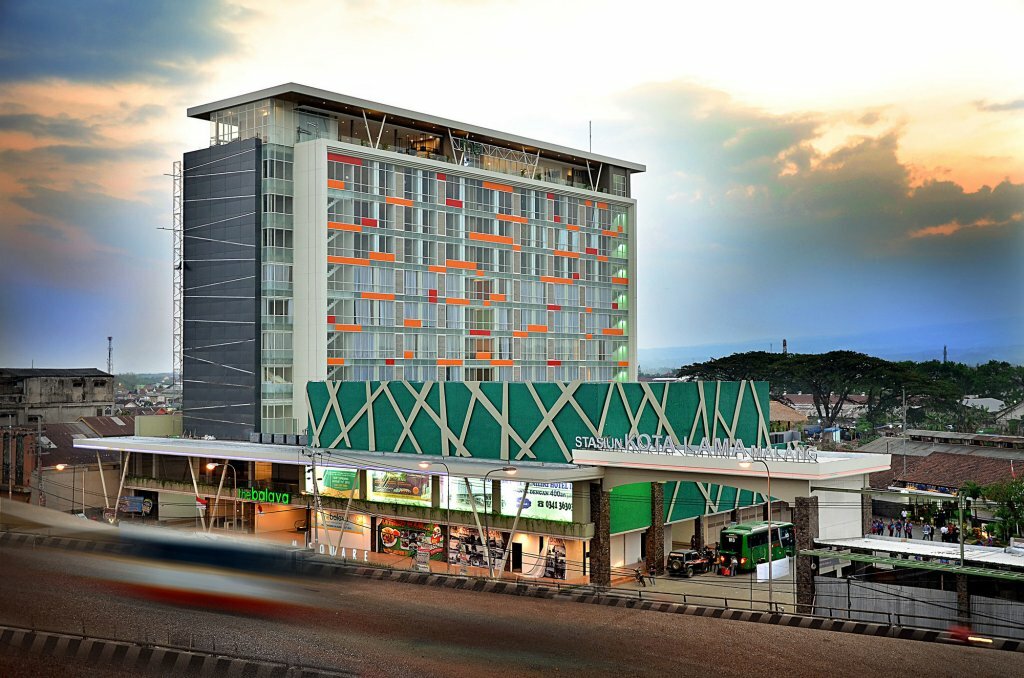Hotel Ascent Premiere Hotel and Convention, Malang, photo