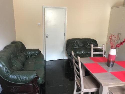 Фото Travelodge London Bethnel Green