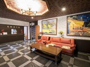 Гостиница Twins Hotel Jeju