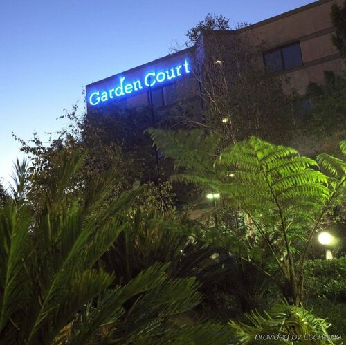 Гостиница Garden Court Sandton City