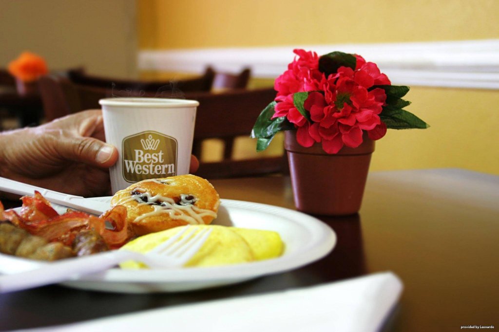 Фото Best Western Center Inn