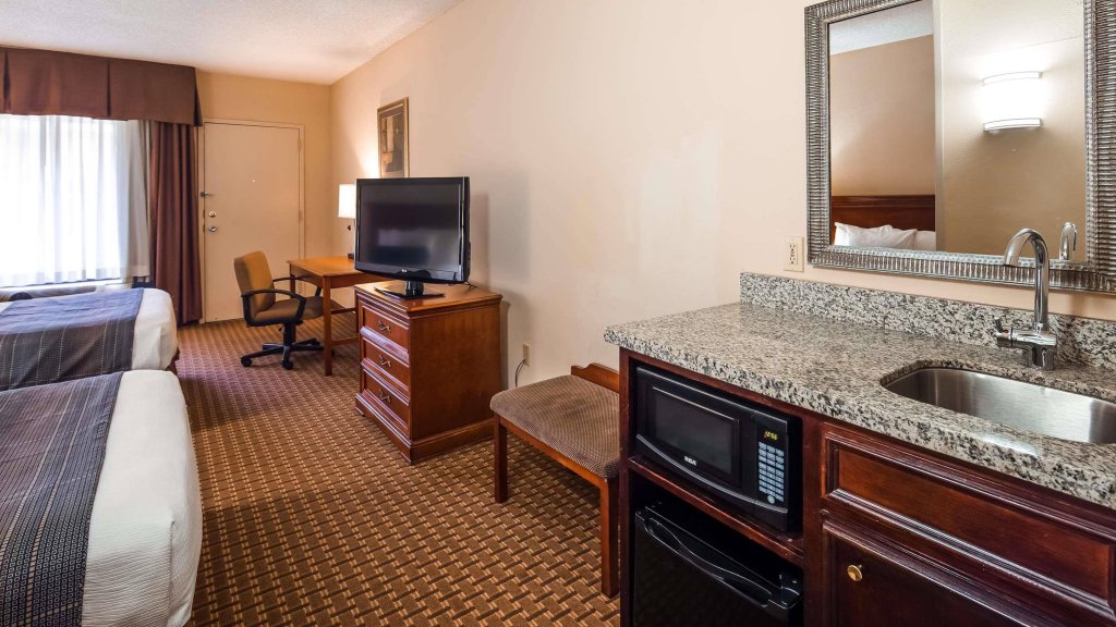 Фото Best Western Plus Cary Inn - Nc State