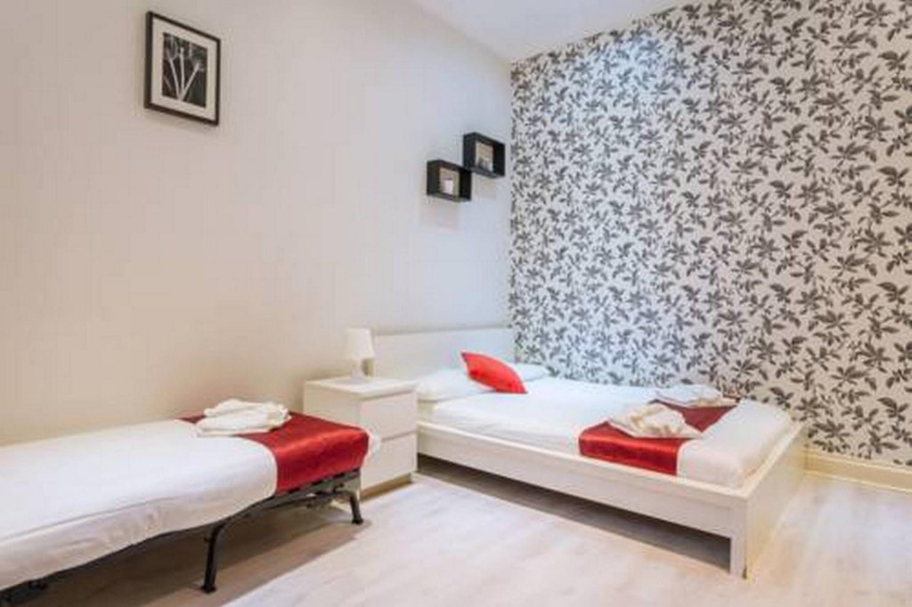 Фото Hyde Park Economy Apartments