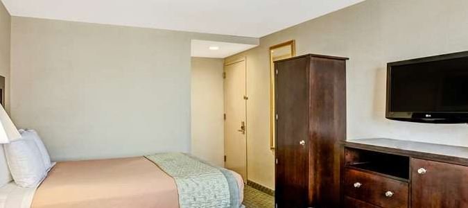 Фото Hillcrest Hotel Near Jfk Air Train