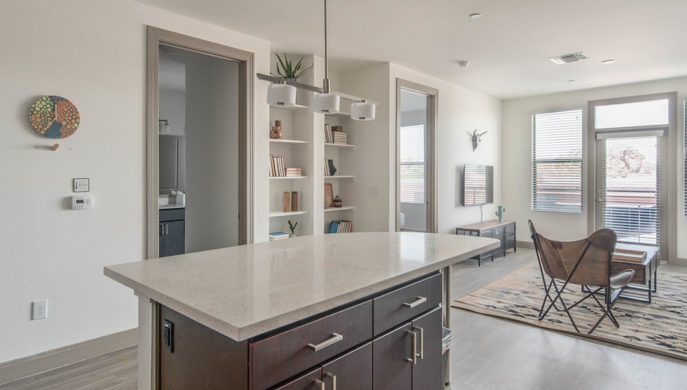 Фото Luxe Tempe Apartments by WanderJaunt