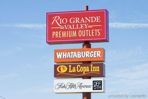 Гостиница Quality Inn & Suites at The Outlets Mercedes/Weslaco