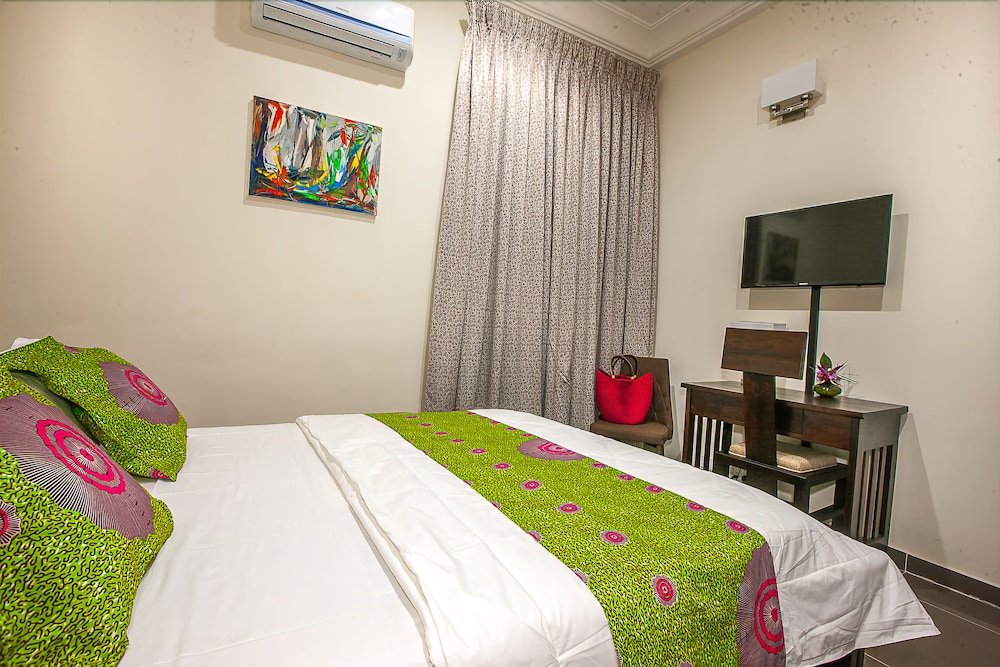 Фото The Highbridge Guest Lodge