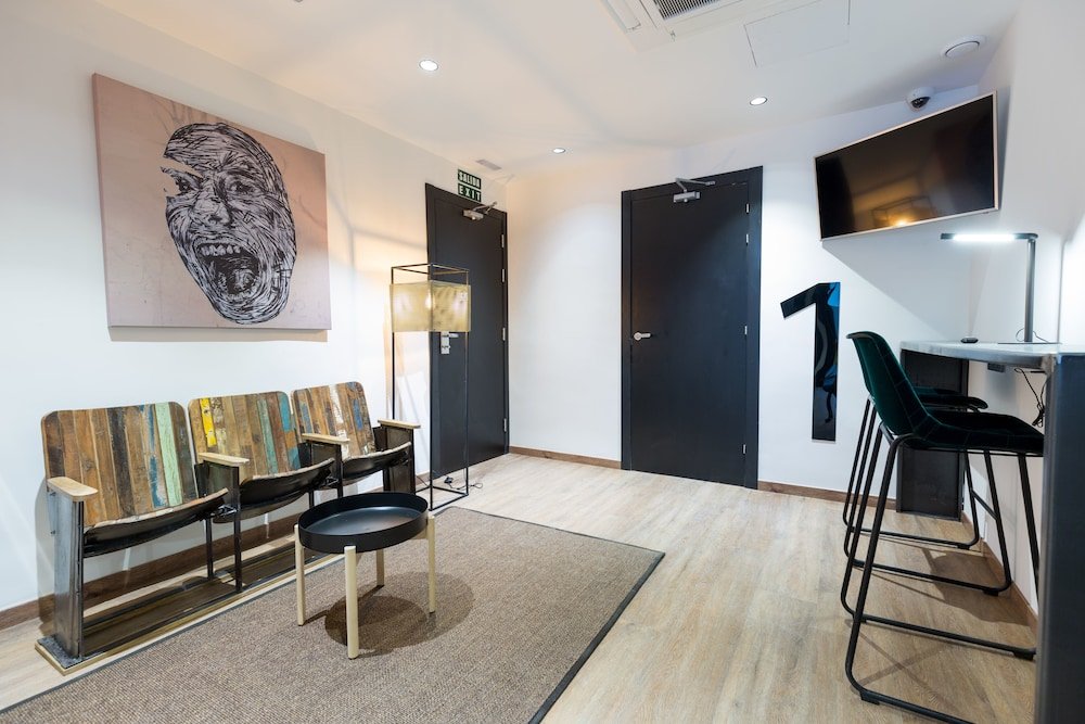 Фото Airhostel Barcelona Aeropuerto