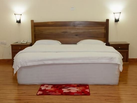 Фото Ampomaah Hotel