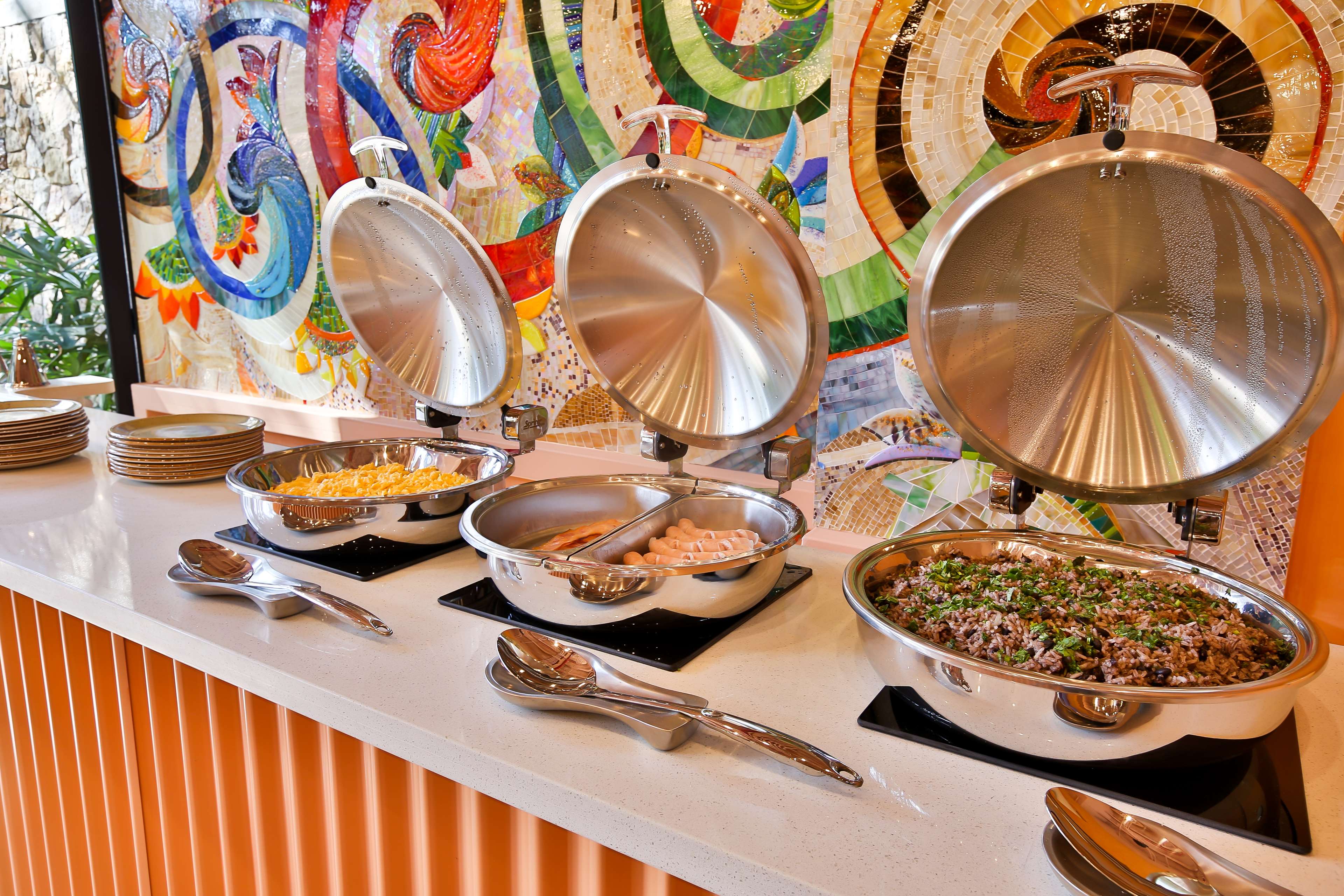 Фото Irazu Hotel & Studios