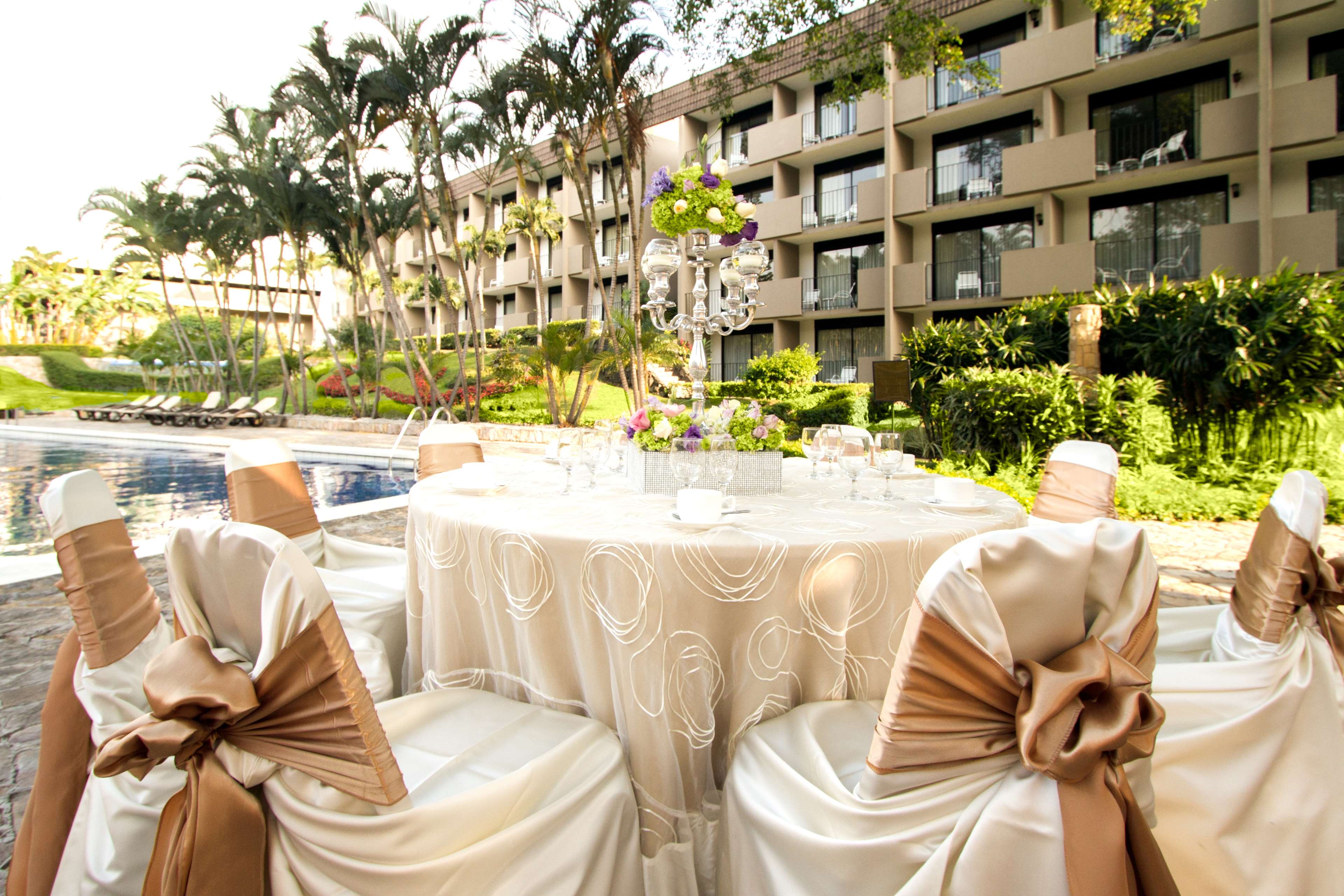 Фото Irazu Hotel & Studios